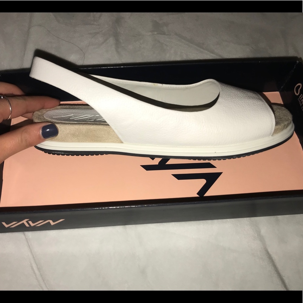 Brand new NAYA leather shoes